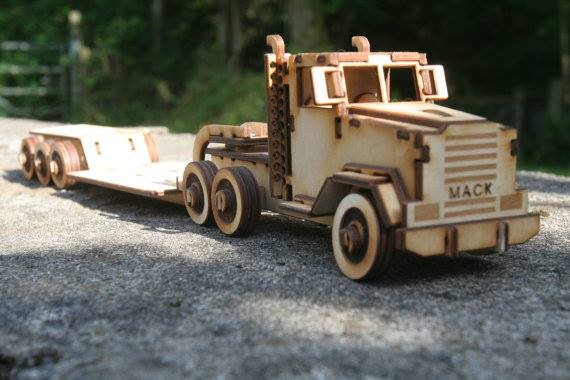 Скачать dxf - Тягач из фанеры mack деревянные модели деревянный грузовик