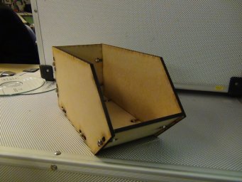 Скачать dxf - Коробка из фанеры с ячейками коробка коробка из